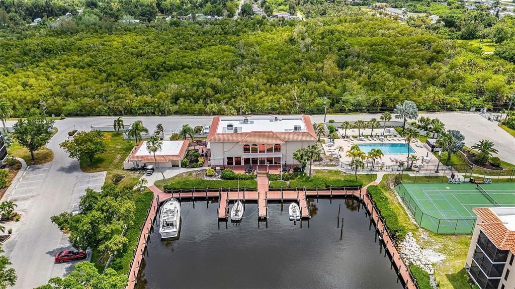 Activo con contrato: $163,000 (2 camas, 2 baños, 1147 Pies cuadrados)