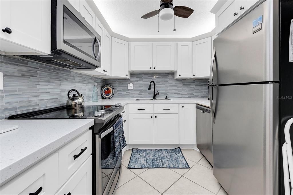 Activo con contrato: $163,000 (2 camas, 2 baños, 1147 Pies cuadrados)