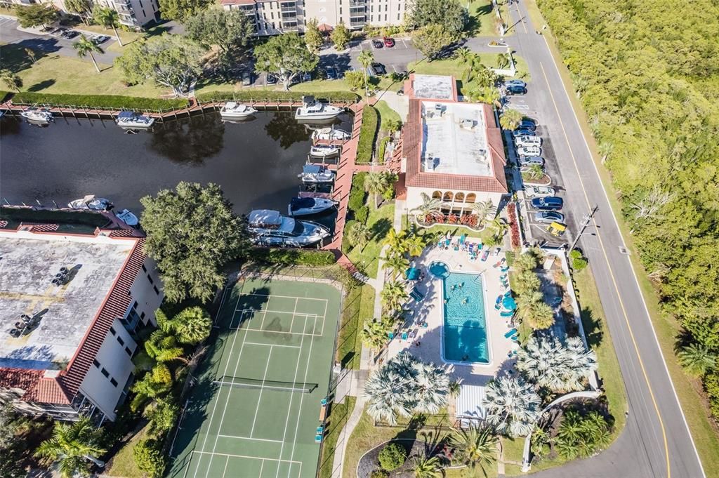 Activo con contrato: $163,000 (2 camas, 2 baños, 1147 Pies cuadrados)