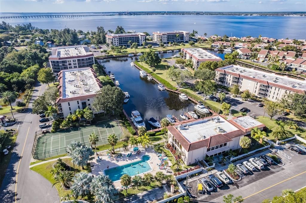 Activo con contrato: $163,000 (2 camas, 2 baños, 1147 Pies cuadrados)