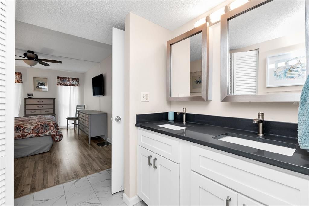 Activo con contrato: $163,000 (2 camas, 2 baños, 1147 Pies cuadrados)