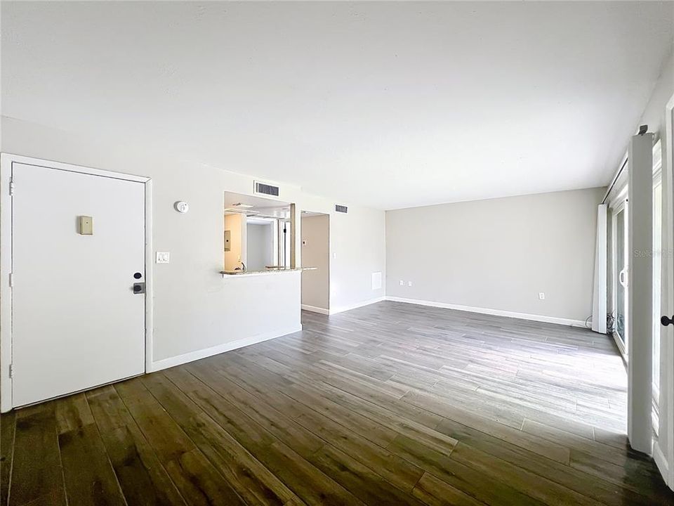 На продажу: $125,000 (1 спален, 1 ванн, 633 Квадратных фут)