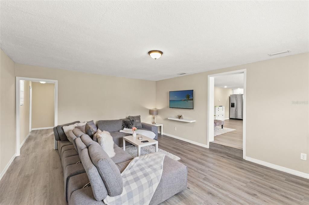 Active With Contract: $500,000 (5 beds, 3 baths, 2292 Square Feet)