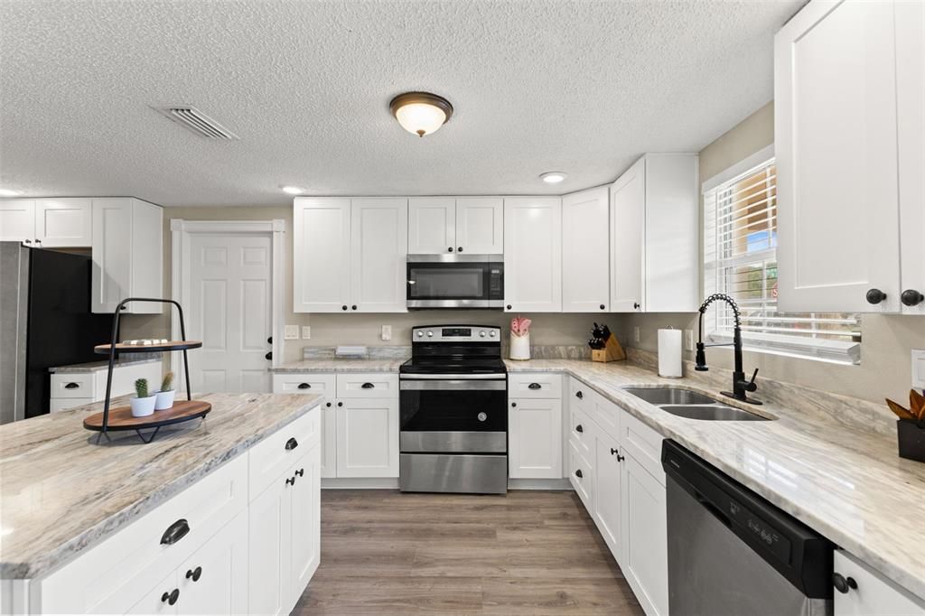 Active With Contract: $500,000 (5 beds, 3 baths, 2292 Square Feet)