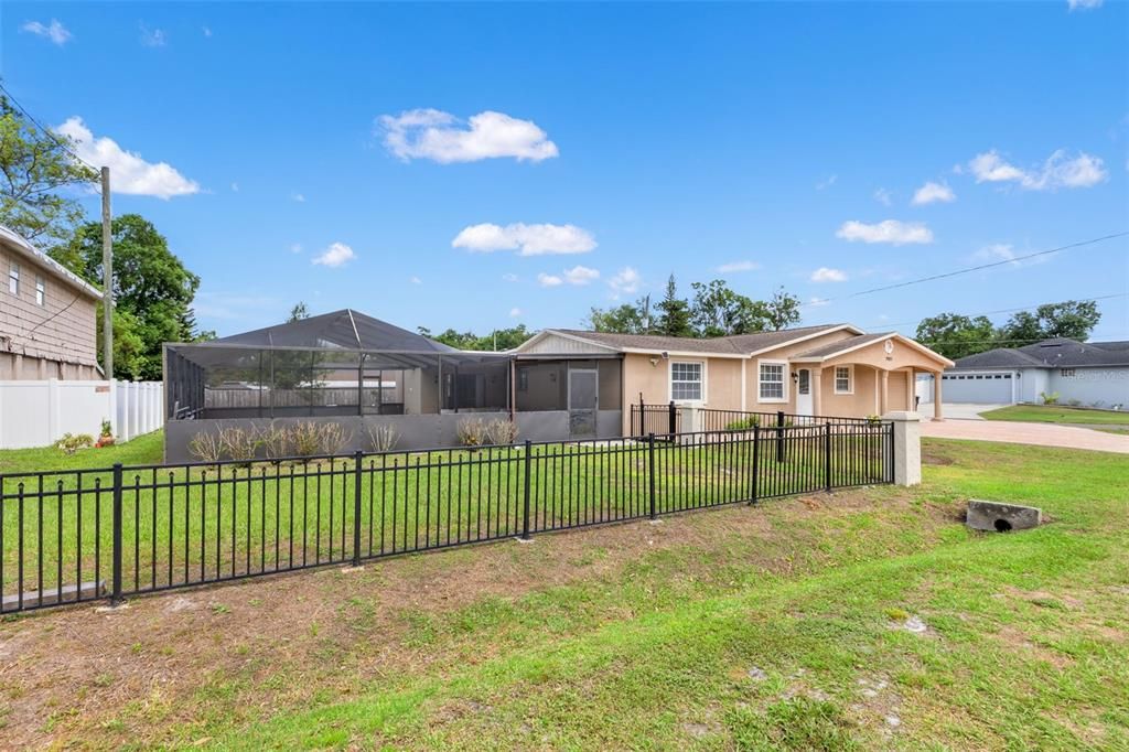 Active With Contract: $500,000 (5 beds, 3 baths, 2292 Square Feet)