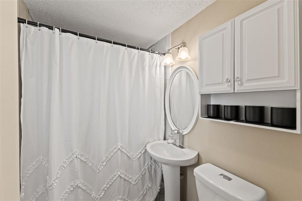 Active With Contract: $500,000 (5 beds, 3 baths, 2292 Square Feet)