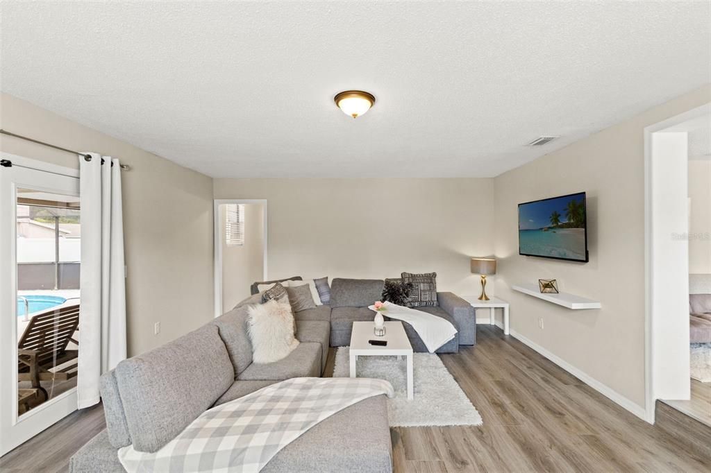 Active With Contract: $500,000 (5 beds, 3 baths, 2292 Square Feet)