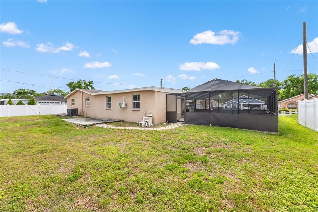 Active With Contract: $500,000 (5 beds, 3 baths, 2292 Square Feet)