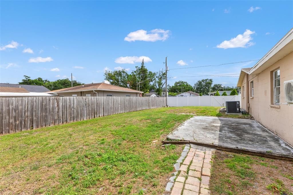 Active With Contract: $500,000 (5 beds, 3 baths, 2292 Square Feet)