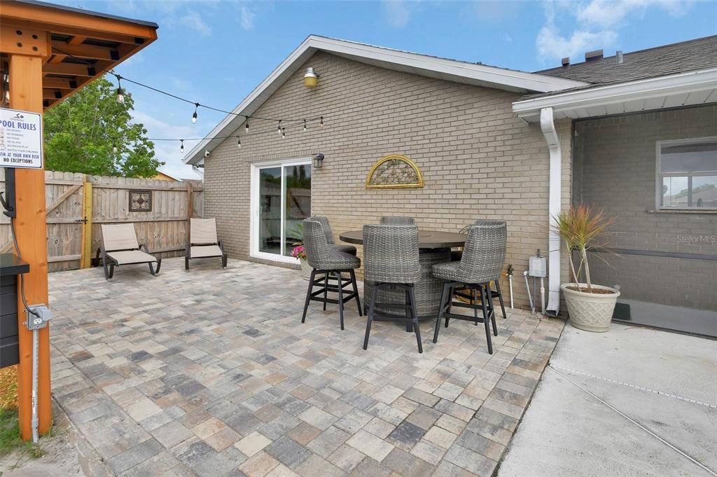 Active With Contract: $420,000 (3 beds, 2 baths, 1717 Square Feet)