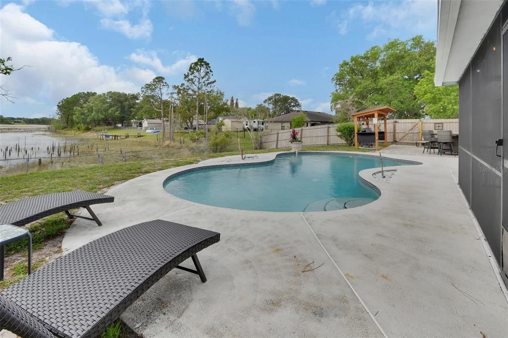 Active With Contract: $420,000 (3 beds, 2 baths, 1717 Square Feet)