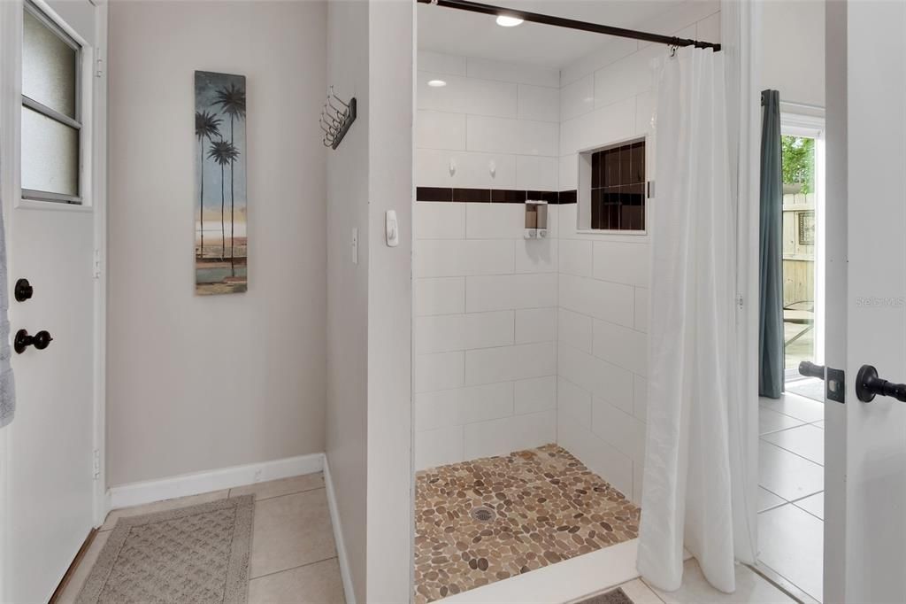 Active With Contract: $420,000 (3 beds, 2 baths, 1717 Square Feet)