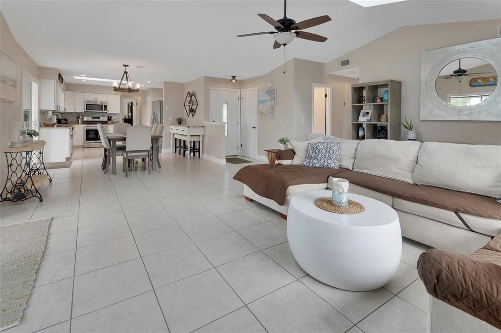Active With Contract: $420,000 (3 beds, 2 baths, 1717 Square Feet)