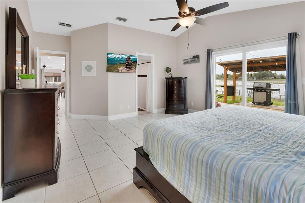 Active With Contract: $420,000 (3 beds, 2 baths, 1717 Square Feet)