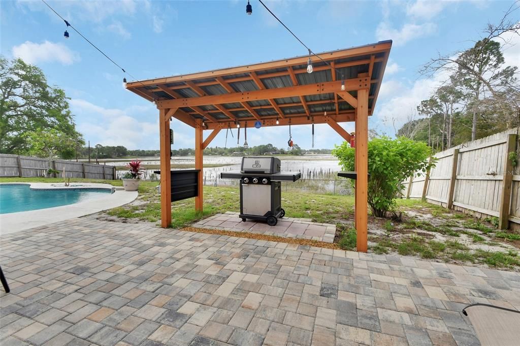 Active With Contract: $420,000 (3 beds, 2 baths, 1717 Square Feet)