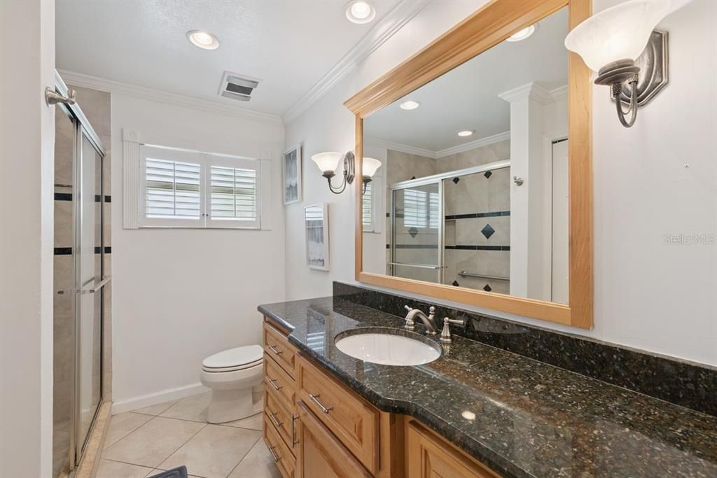 Active With Contract: $395,000 (2 beds, 2 baths, 1250 Square Feet)