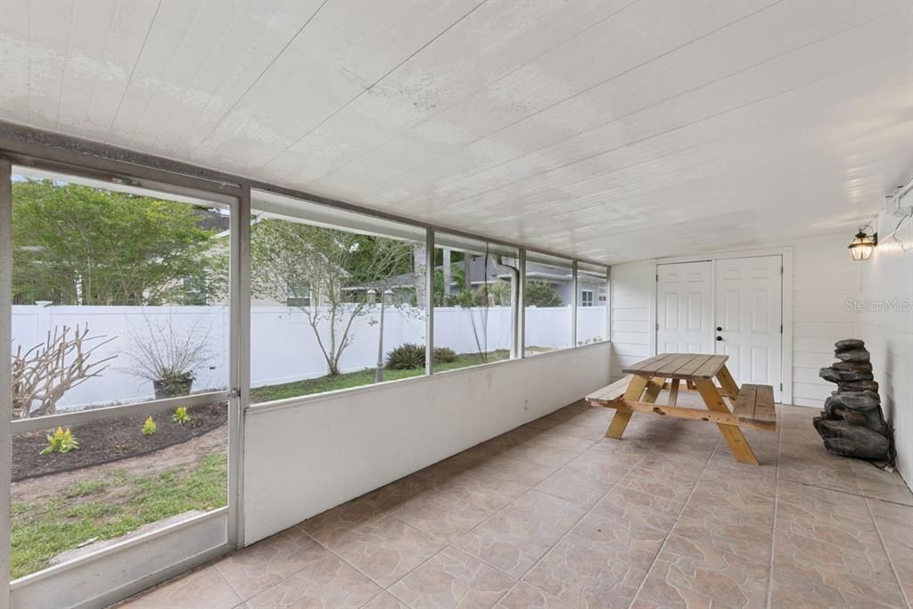 Active With Contract: $395,000 (2 beds, 2 baths, 1250 Square Feet)