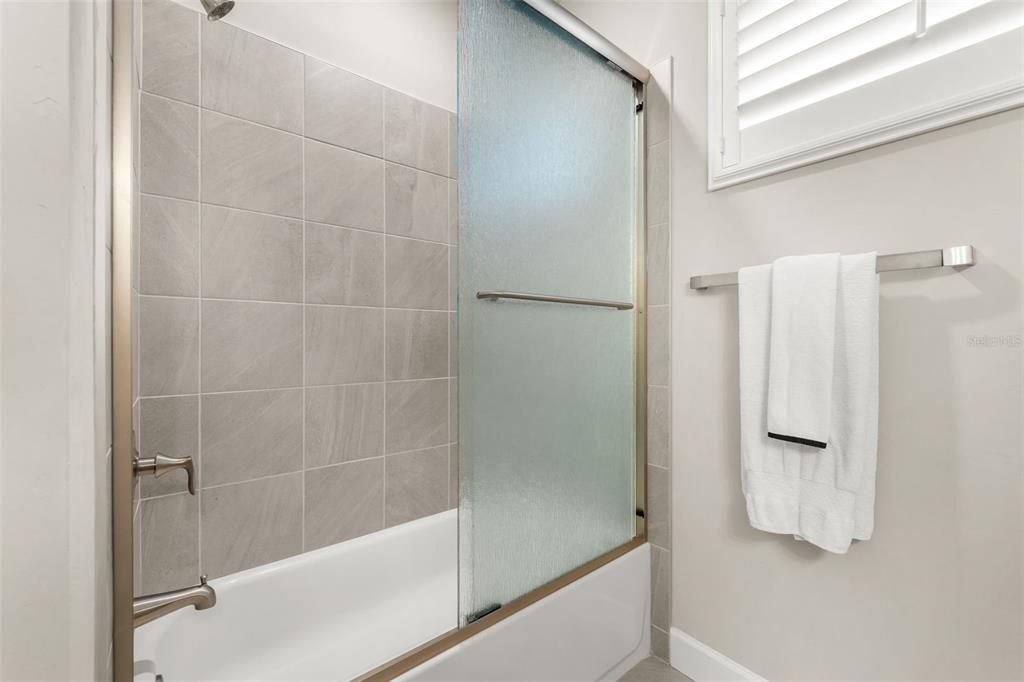 Activo con contrato: $339,900 (3 camas, 2 baños, 1504 Pies cuadrados)
