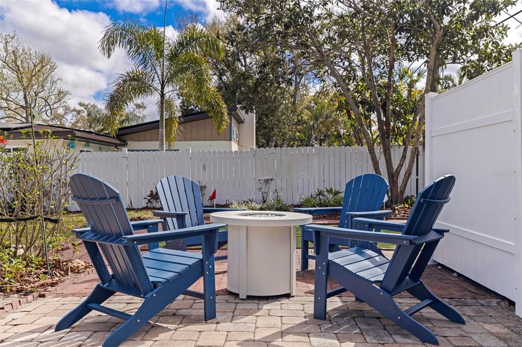 For Rent: $4,200 (3 beds, 2 baths, 1278 Square Feet)