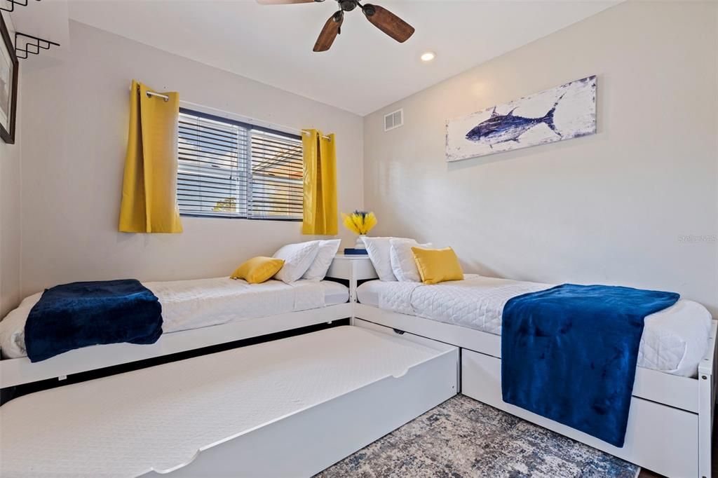 For Rent: $4,200 (3 beds, 2 baths, 1278 Square Feet)