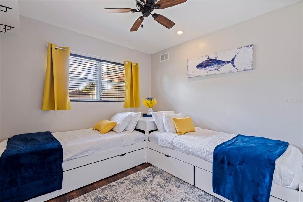 For Rent: $4,200 (3 beds, 2 baths, 1278 Square Feet)