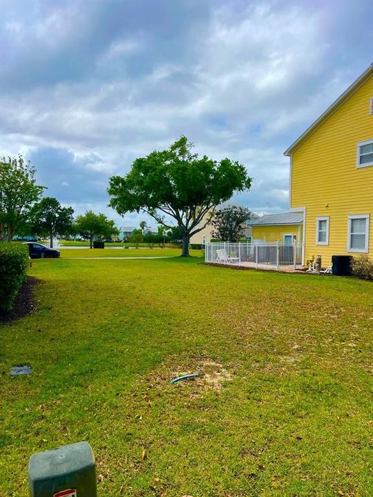На продажу: $79,900 (0.12 acres)