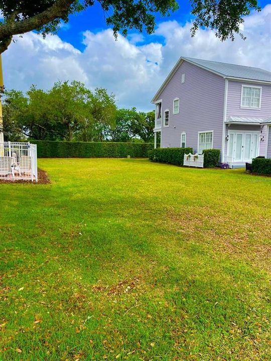 На продажу: $79,900 (0.12 acres)
