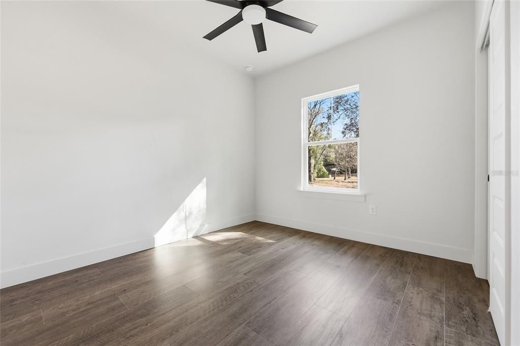 En Venta: $599,900 (4 camas, 2 baños, 1943 Pies cuadrados)