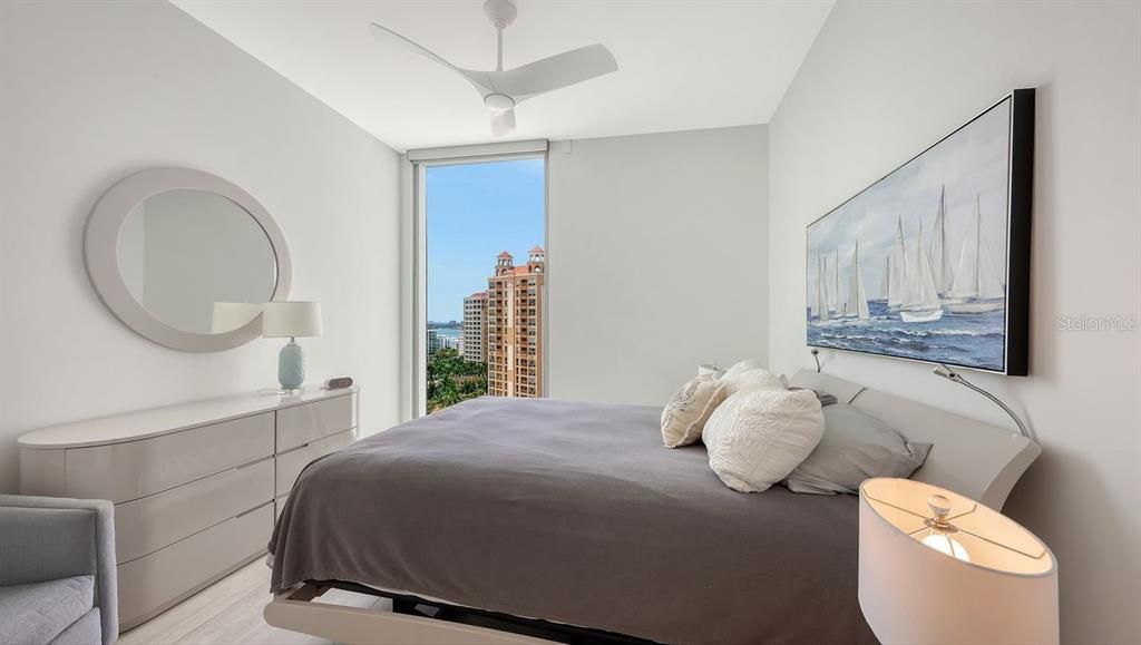 For Sale: $1,850,000 (3 beds, 3 baths, 2184 Square Feet)