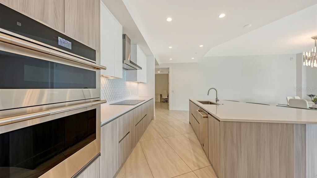 For Sale: $1,850,000 (3 beds, 3 baths, 2184 Square Feet)