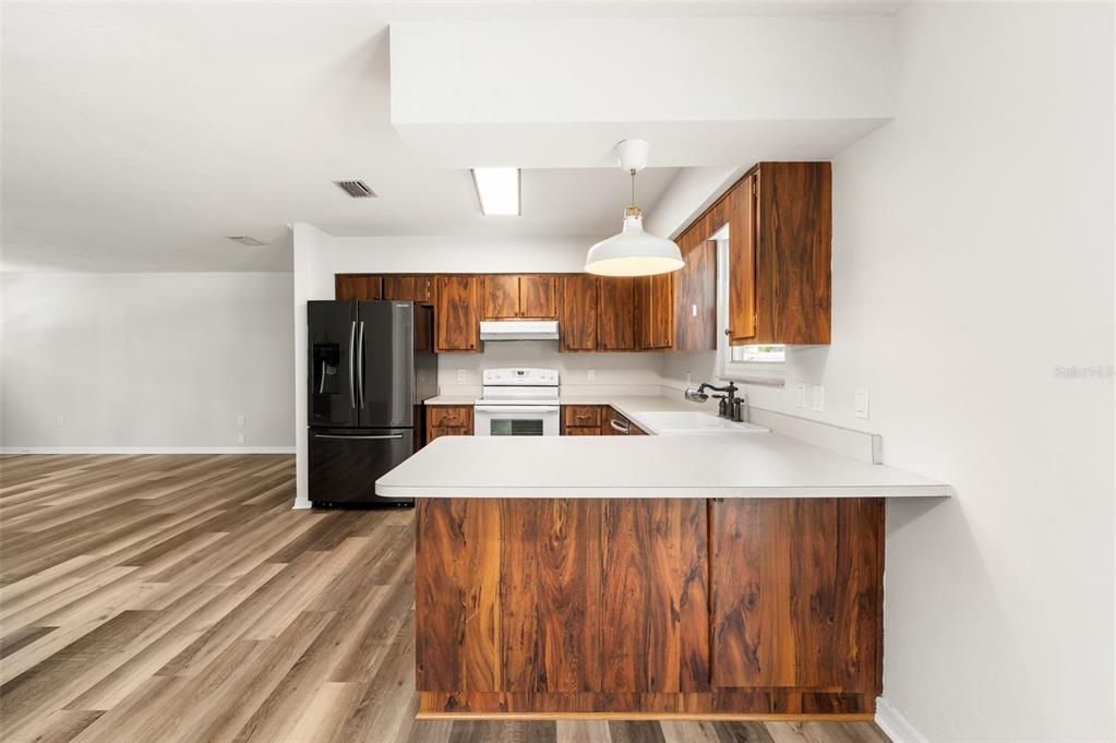 Activo con contrato: $299,500 (3 camas, 2 baños, 1584 Pies cuadrados)