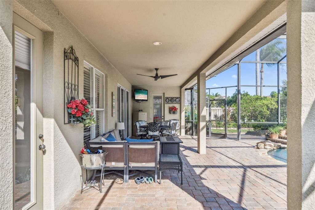 Activo con contrato: $850,000 (5 camas, 4 baños, 3909 Pies cuadrados)