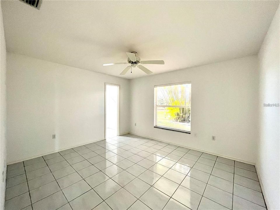 Active With Contract: $2,150 (3 beds, 2 baths, 2039 Square Feet)