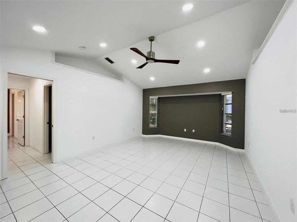 Active With Contract: $2,150 (3 beds, 2 baths, 2039 Square Feet)