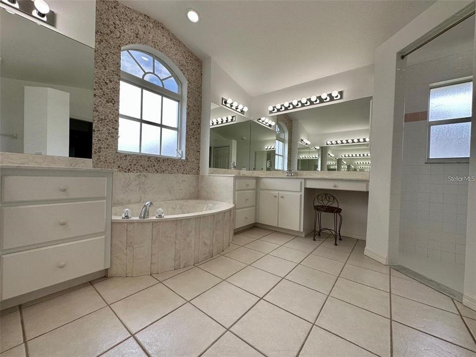Active With Contract: $2,150 (3 beds, 2 baths, 2039 Square Feet)