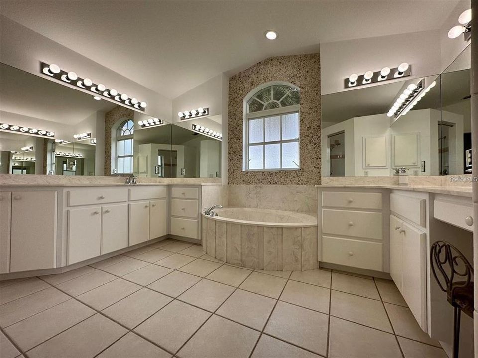 Active With Contract: $2,150 (3 beds, 2 baths, 2039 Square Feet)