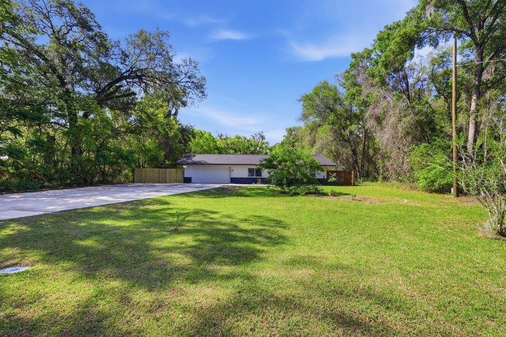 For Rent: $2,850 (2 beds, 1 baths, 900 Square Feet)