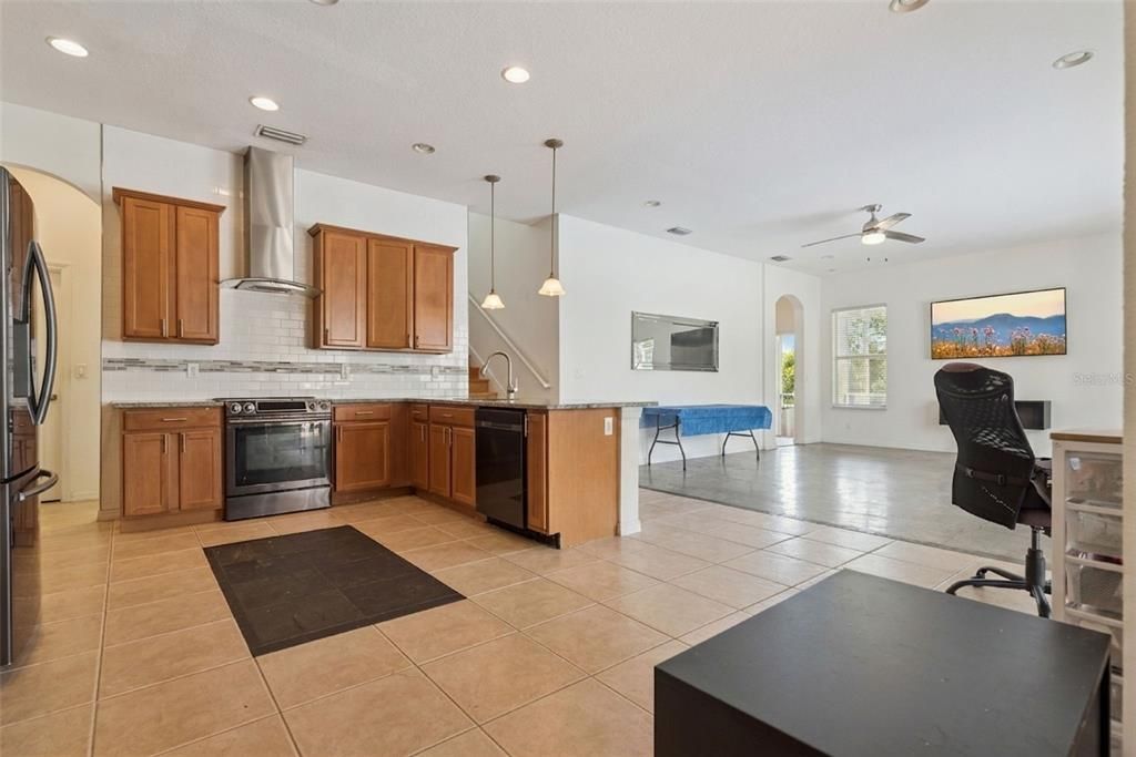 En Venta: $599,000 (5 camas, 3 baños, 3668 Pies cuadrados)