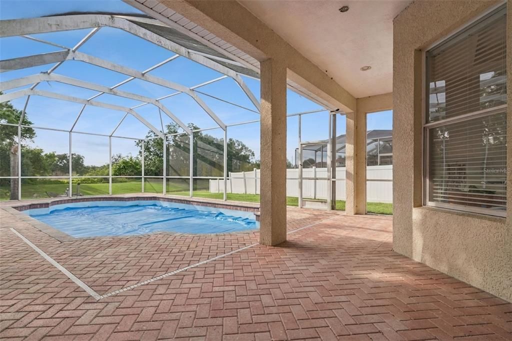 En Venta: $599,000 (5 camas, 3 baños, 3668 Pies cuadrados)