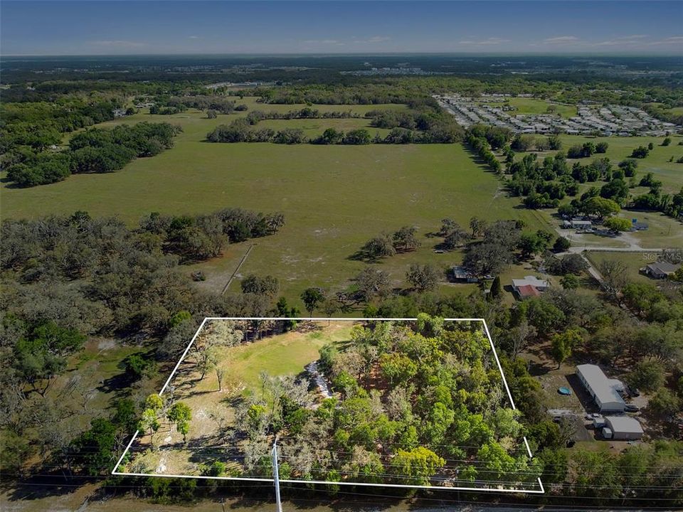 На продажу: $229,900 (2.83 acres)