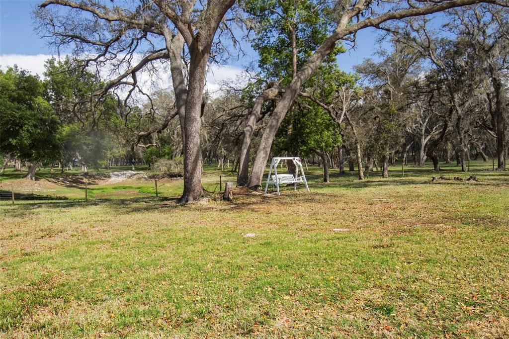 На продажу: $229,900 (2.83 acres)