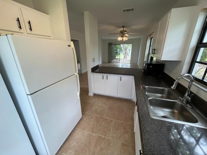 Activo con contrato: $179,900 (2 camas, 1 baños, 921 Pies cuadrados)