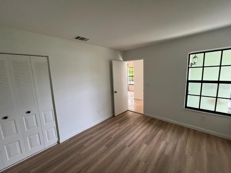 Activo con contrato: $179,900 (2 camas, 1 baños, 921 Pies cuadrados)
