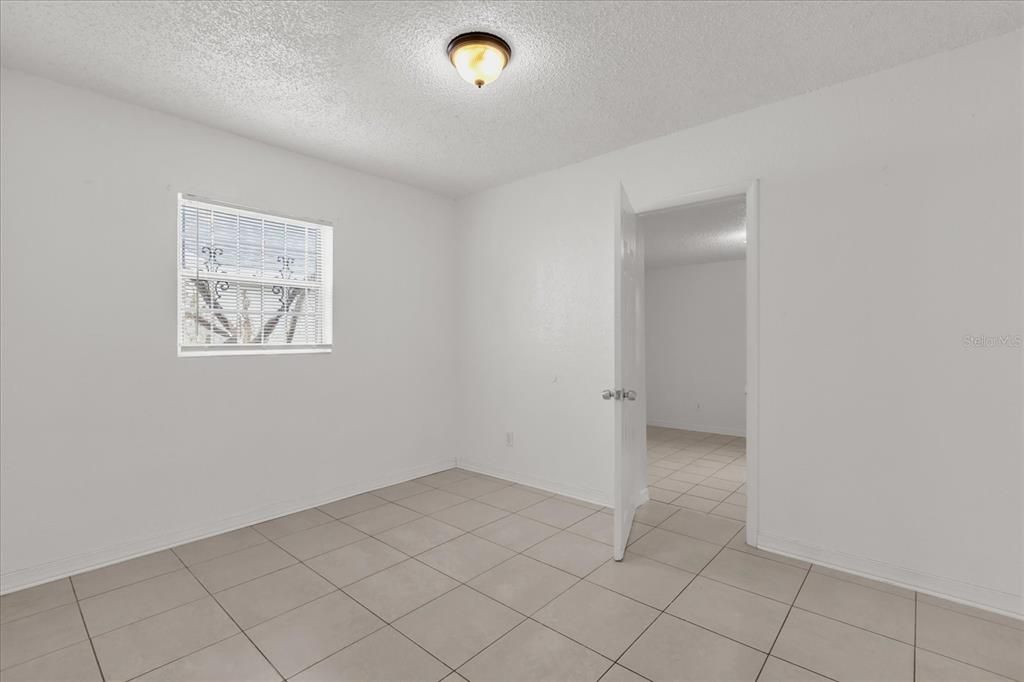 Activo con contrato: $299,900 (4 camas, 3 baños, 1678 Pies cuadrados)