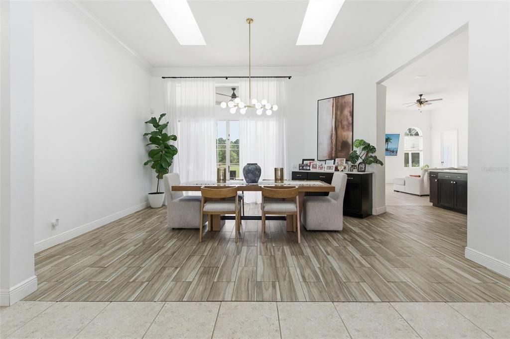 En Venta: $1,240,000 (4 camas, 3 baños, 3630 Pies cuadrados)