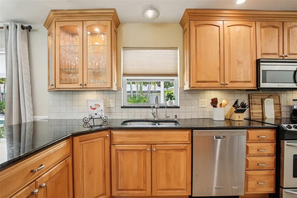 Active With Contract: $589,000 (3 beds, 2 baths, 1612 Square Feet)