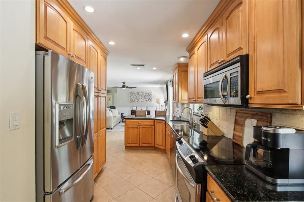 Active With Contract: $589,000 (3 beds, 2 baths, 1612 Square Feet)
