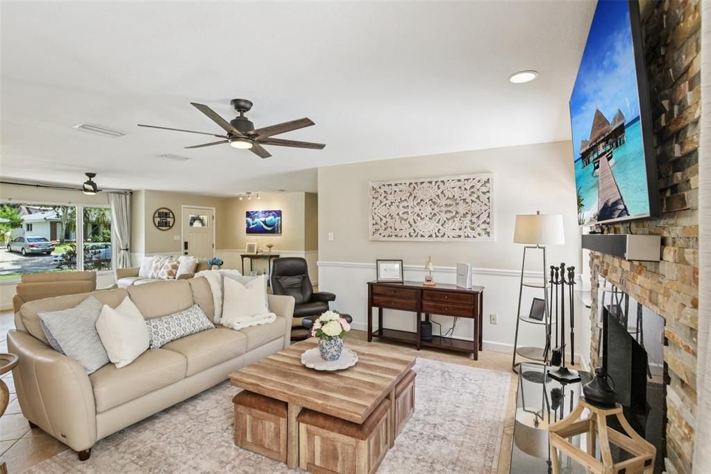 Active With Contract: $589,000 (3 beds, 2 baths, 1612 Square Feet)