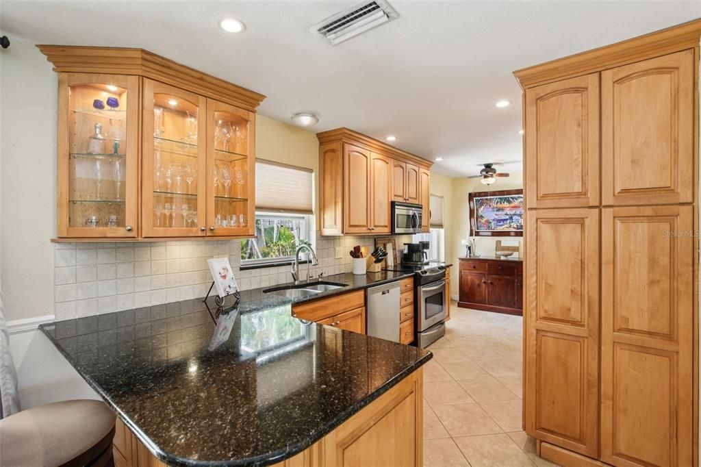 Active With Contract: $589,000 (3 beds, 2 baths, 1612 Square Feet)