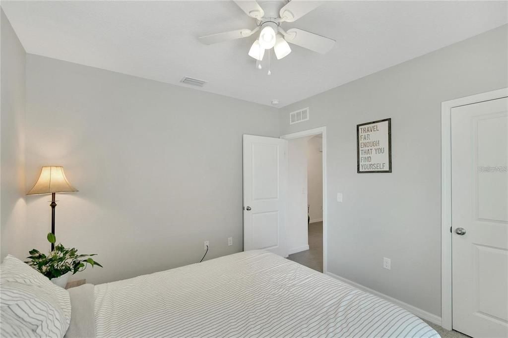 Под контрактом: $2,300 (3 спален, 2 ванн, 1672 Квадратных фут)